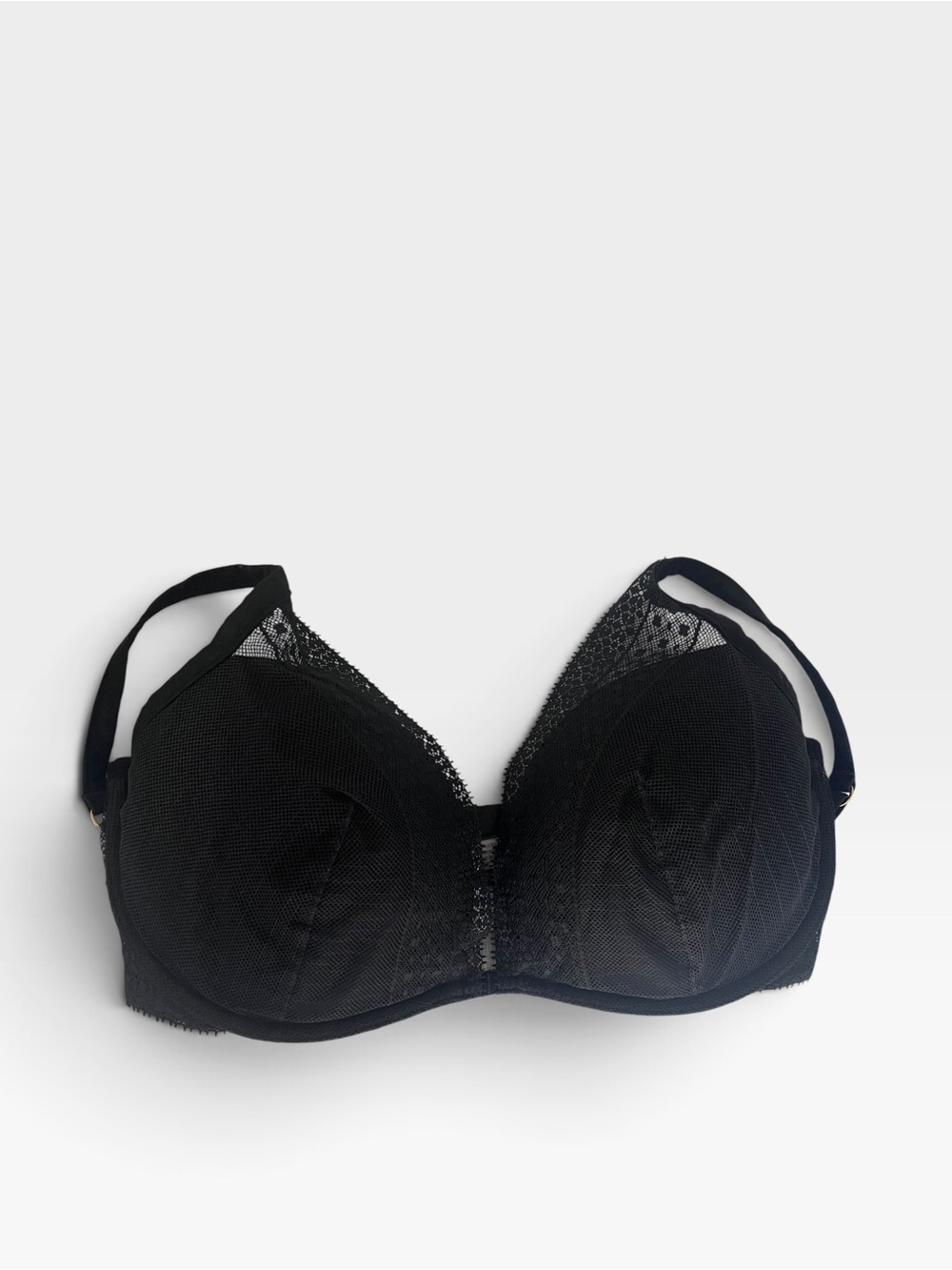 Victoria’s Secret Incredible Plunge Bra 32DDD Black Lace Gold Hardware